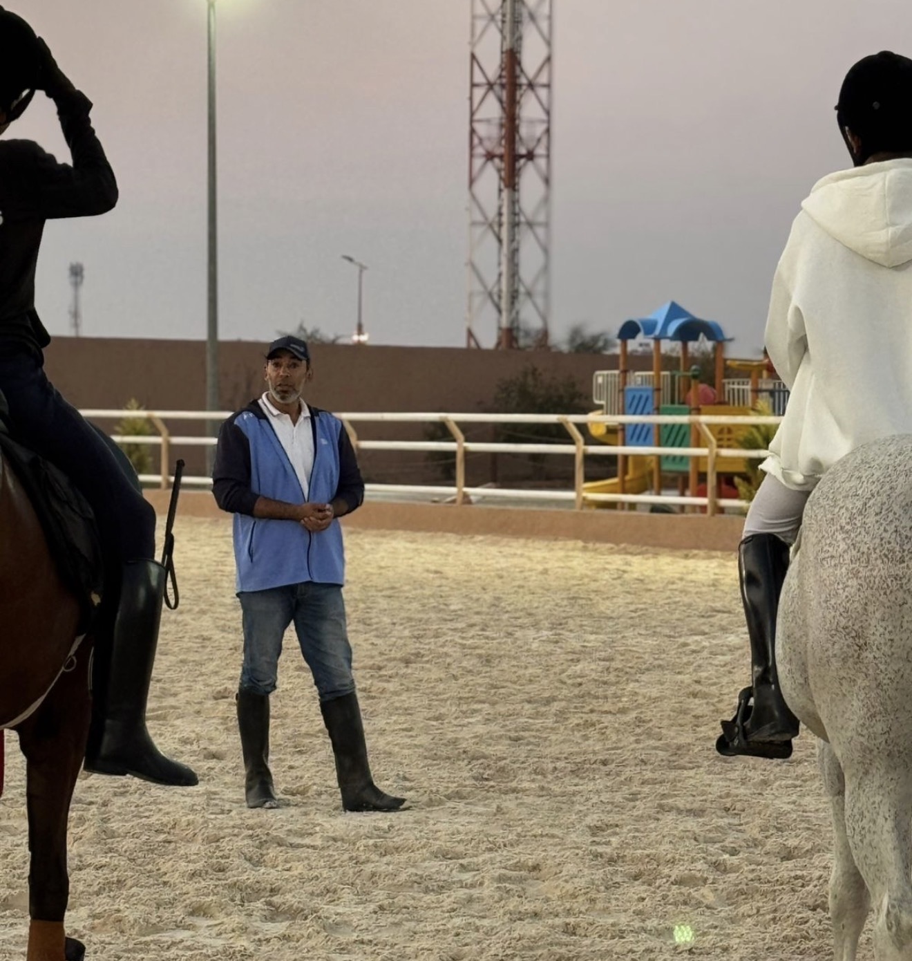 المعرض